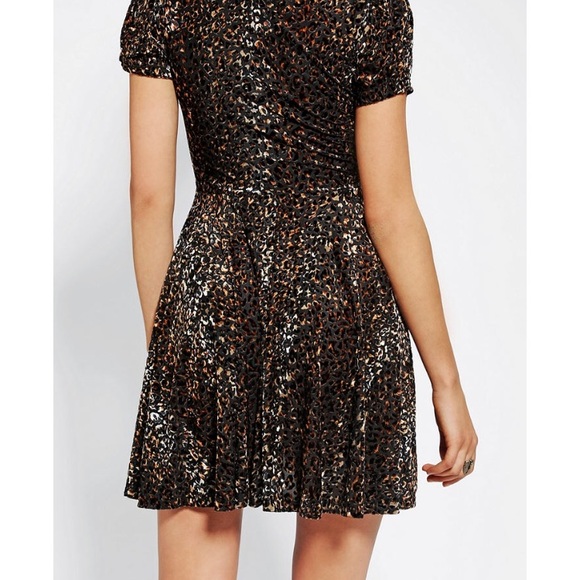 Russian Roulette velvet Dress Leopard Print - Picture 2 of 3